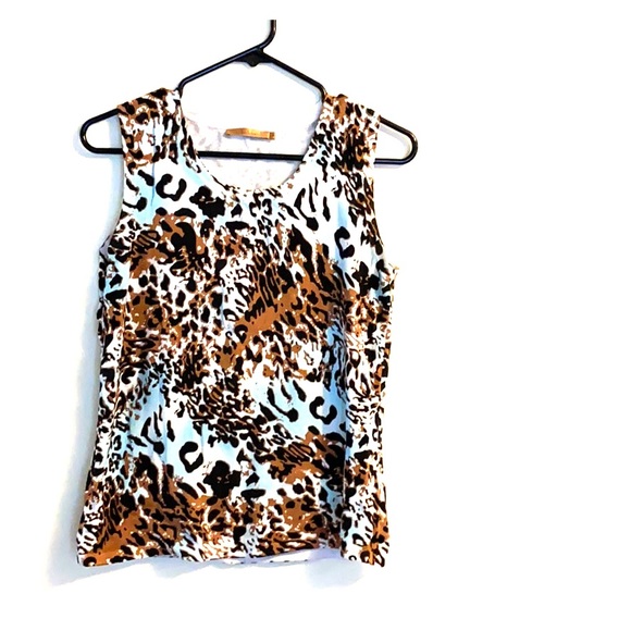 Beautiful top - Picture 1 of 3